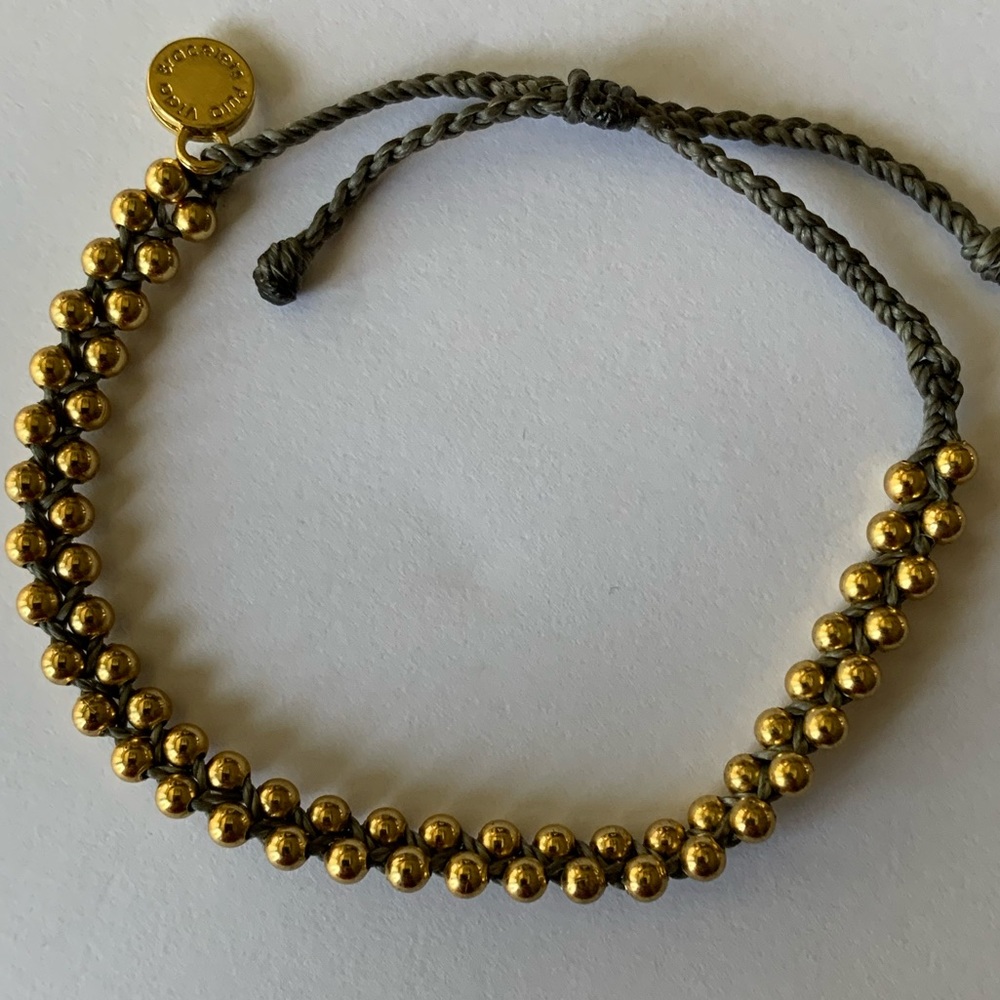 Pura Vida Bracelet Grey with Gold Beads